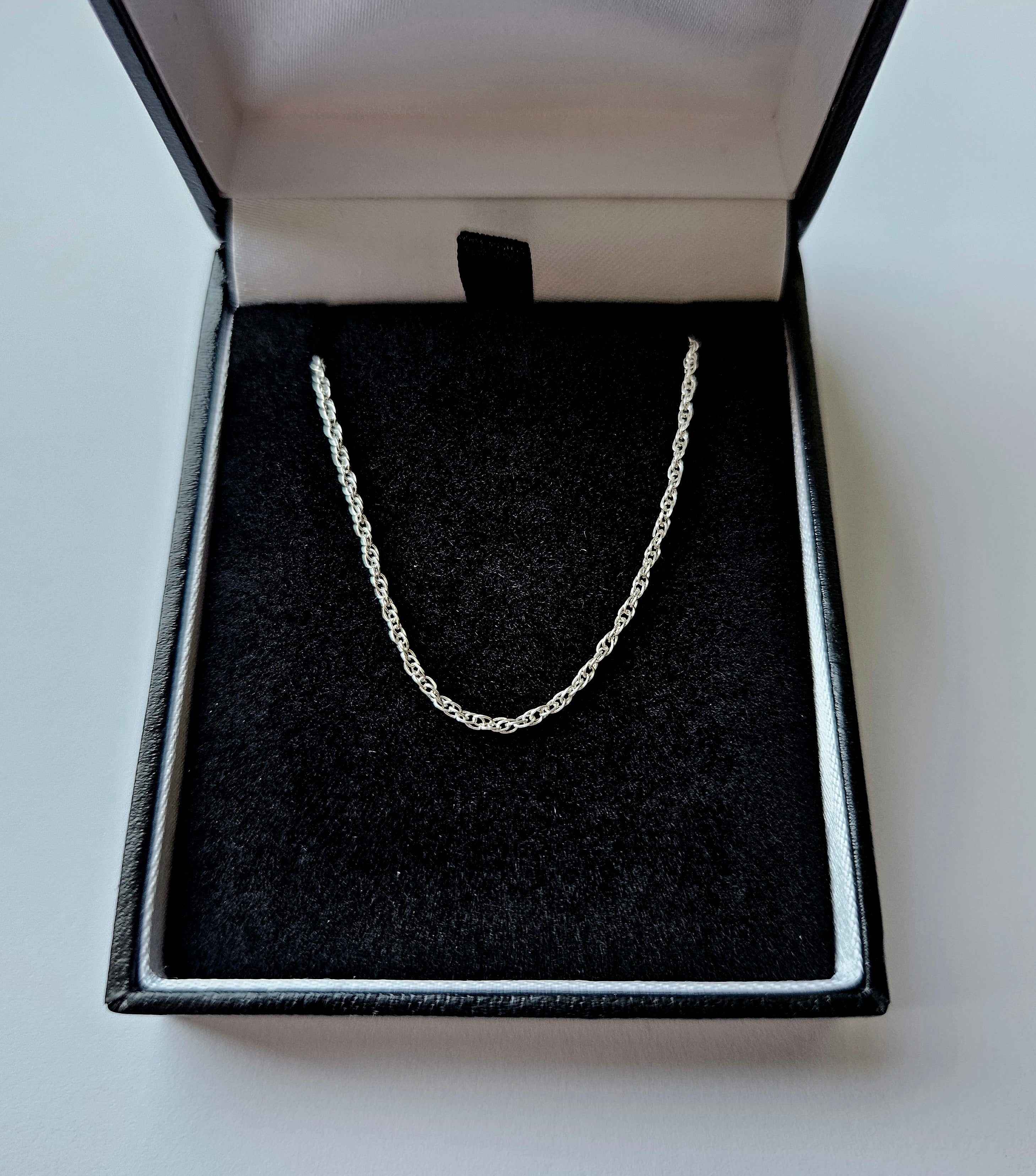 Swift shadow pendant and necklace