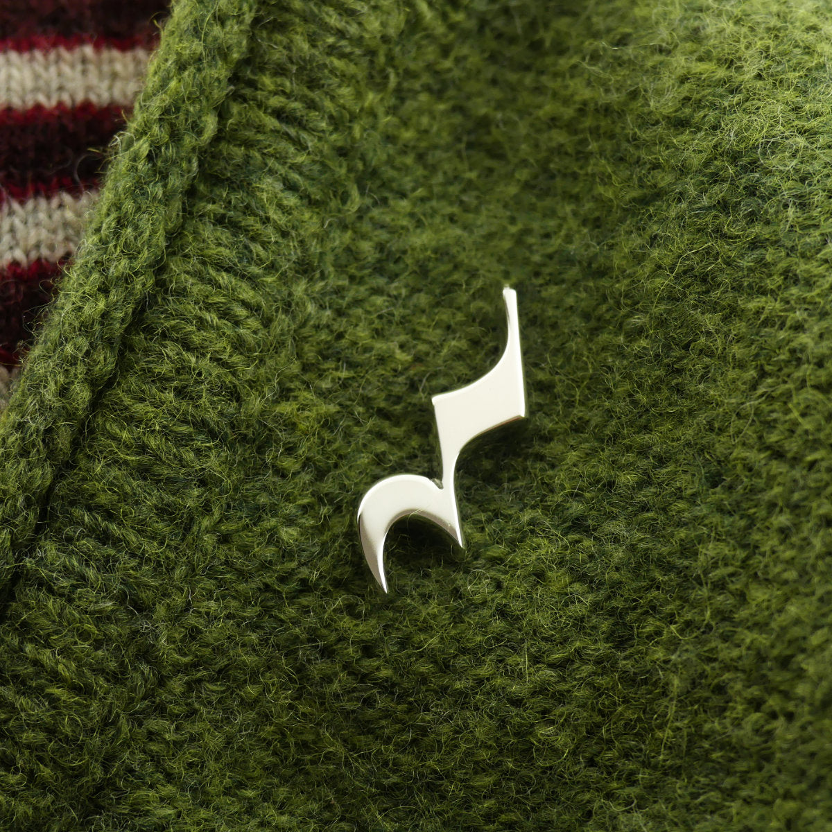 Rest Silver lapel brooch pin